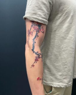 #tattoo #tattooideas #tattoodesign #leipzigtattoo #leipzigtattooartist #leipzigtattoostudio #tattoostyle #newschooltattoo #abstrakttattoo #wannadotattoo #tattooart #tattooideas #aquarelltattoo #believatattoo #bodyculttattoo #borna #bornatattooartist #bornatattoo #tattooborna #tattoostudioborna #blackandgreytattoo #abstrakttattoo