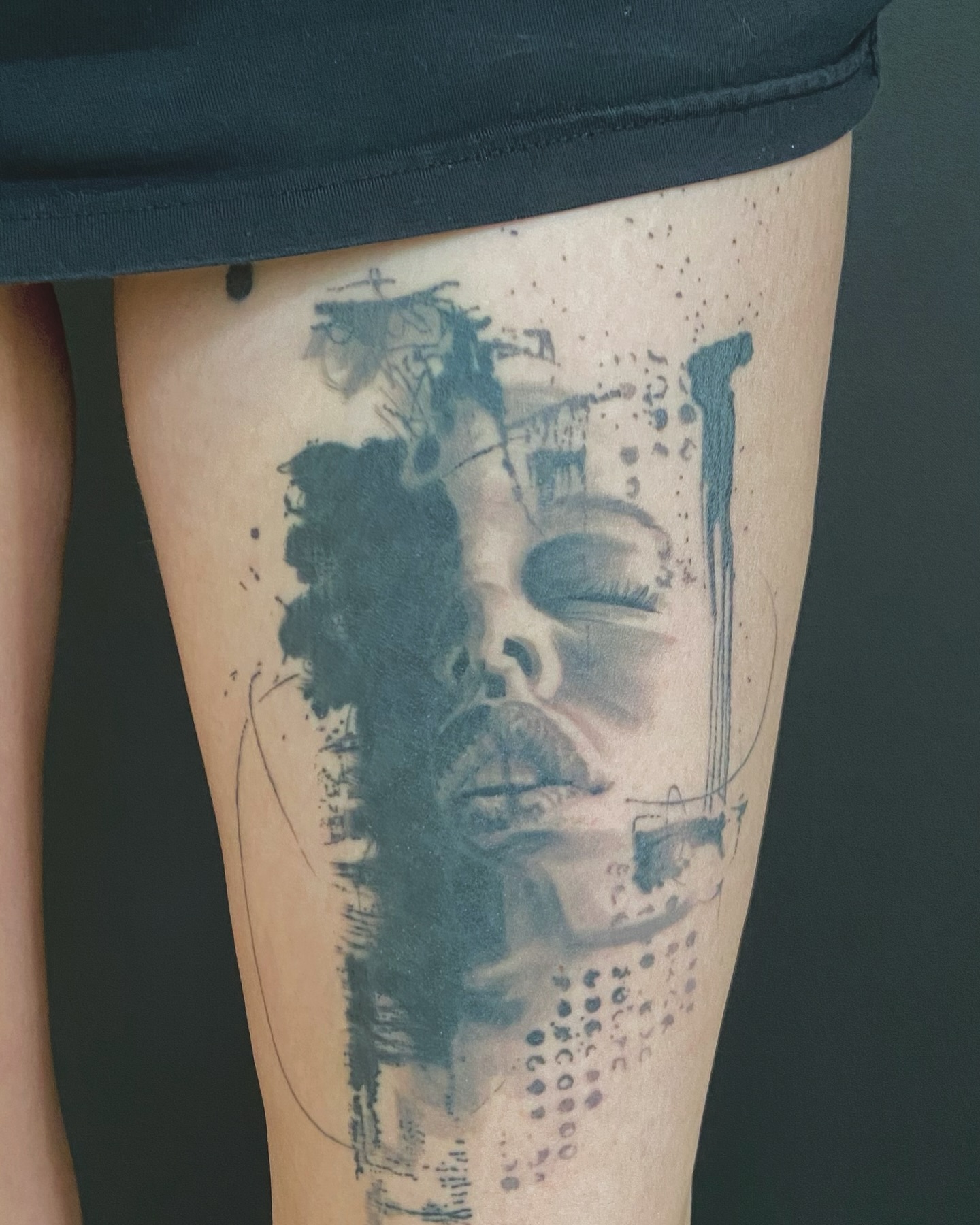 #tattoo #tattooideas #tattoodesign #leipzigtattoo #leipzigtattooartist #leipzigtattoostudio #tattoostyle #newschooltattoo #abstrakttattoo #wannadotattoo #tattooart #tattooideas #aquarelltattoo #believatattoo #borna #bornatattooartist #bornatattoo #tattooborna #tattoostudioborna #blackandgreytattoo #abstrakttattoo #aquarelltattoo #dogtattoo #realistictattoo